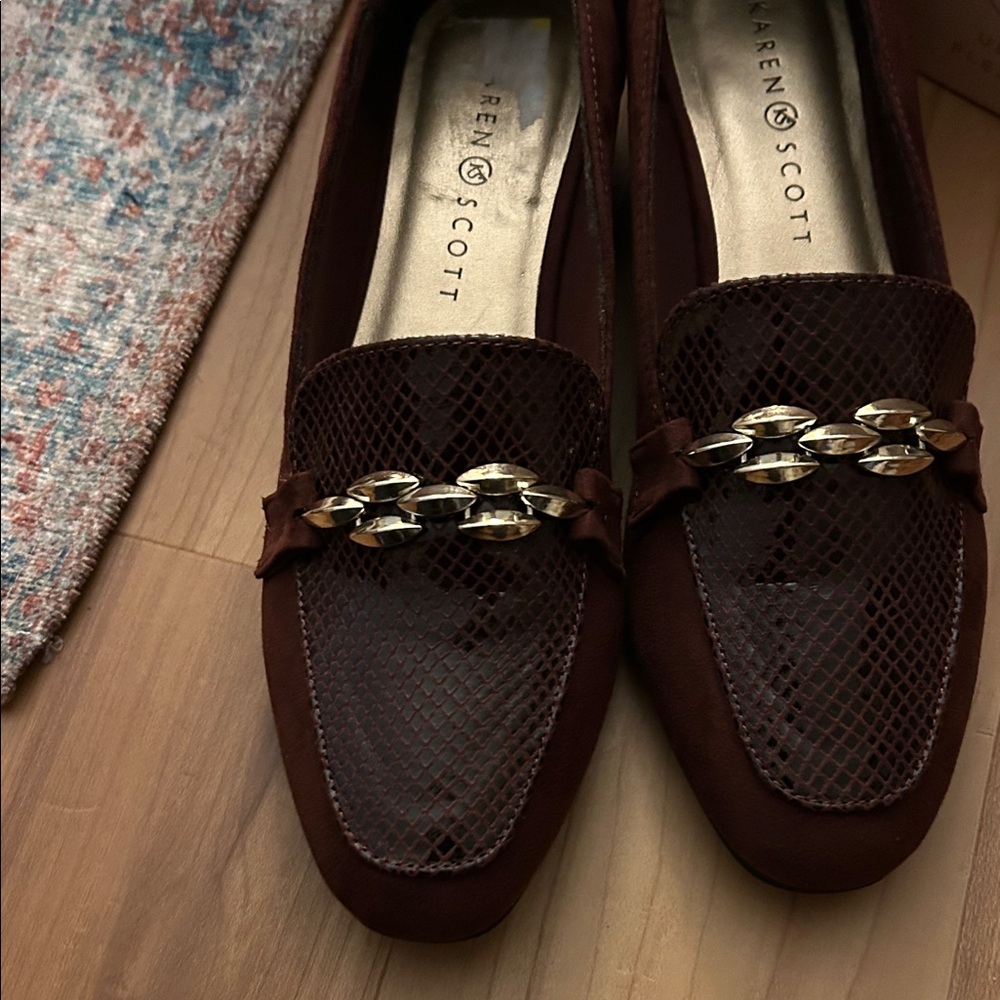 Karen Scott Burgundy, suede and leather Loafers with Metallic Chain. New